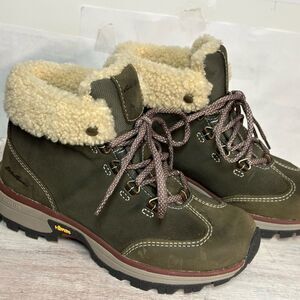 Eddie Bauer Brown Cream Ankle Boots with Chunky Sole size 6.5 new